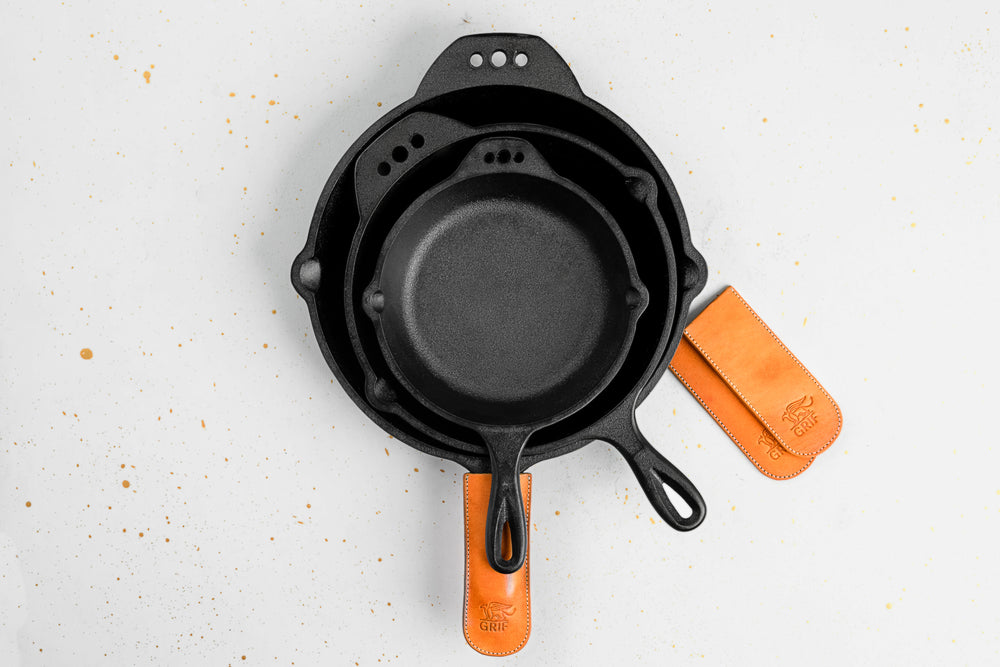 THE BIG ONES: 3 SKILLETS AND 1 LEATHER HANDLE SET